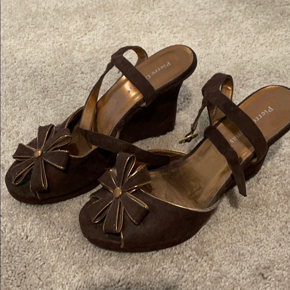 Pierre Dumas NWT Brown suede wedges - never worn